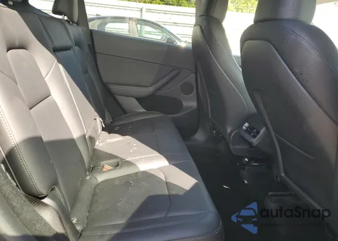 2024 Tesla Model Y из США, поврежденный, VIN 7SAYGDED3RF036722